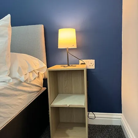 Spacious 3br Flat For Groups Visiting With Keyless Check-in, Free Wifi And Parking 버밍엄